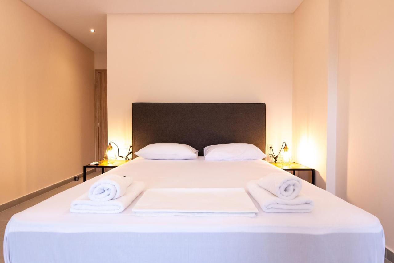 Mini Suites Near Athen'S Airport Free Shuttle From And To Athen'S Airport สปาตา ภายนอก รูปภาพ
