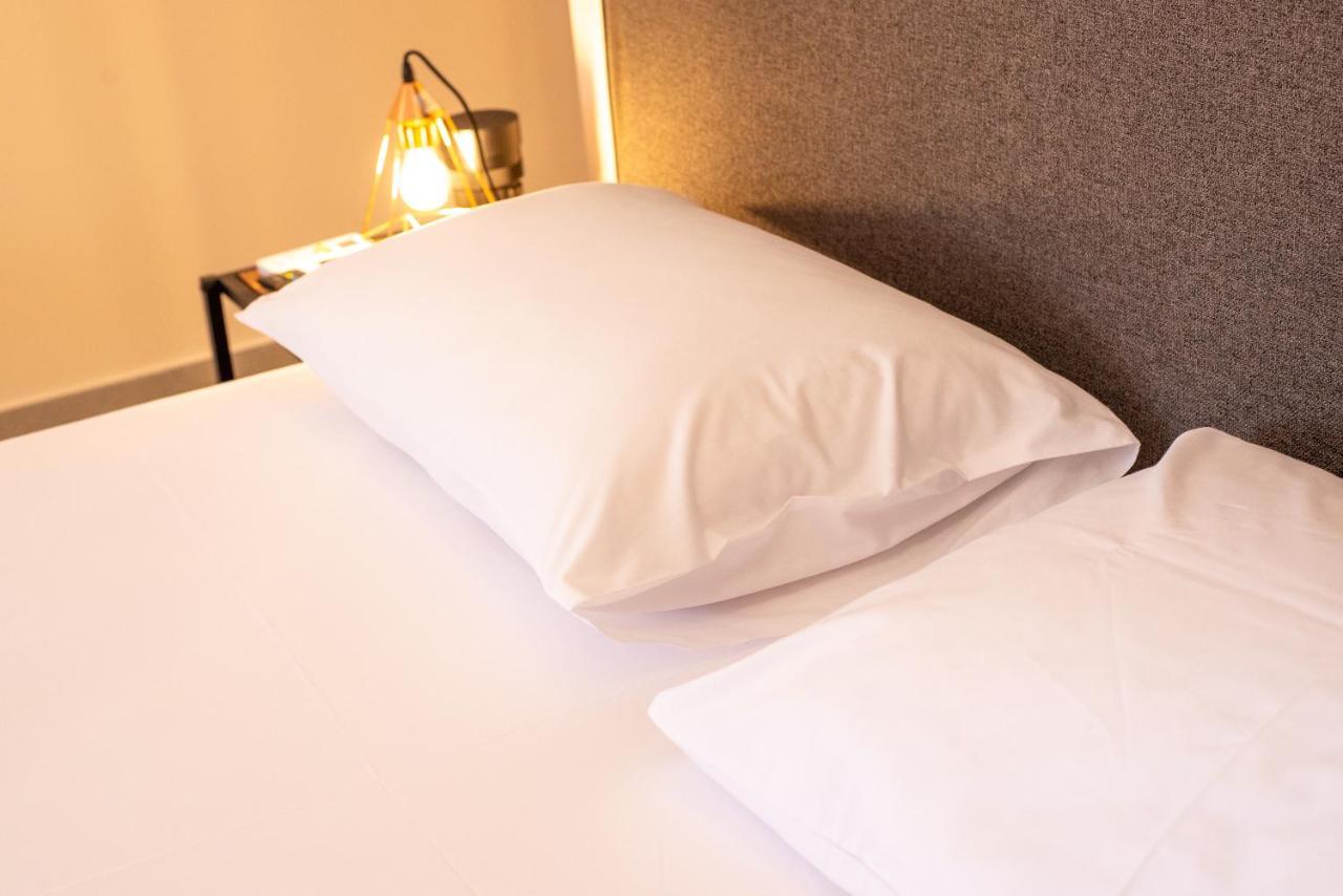 Mini Suites Near Athen'S Airport Free Shuttle From And To Athen'S Airport สปาตา ภายนอก รูปภาพ