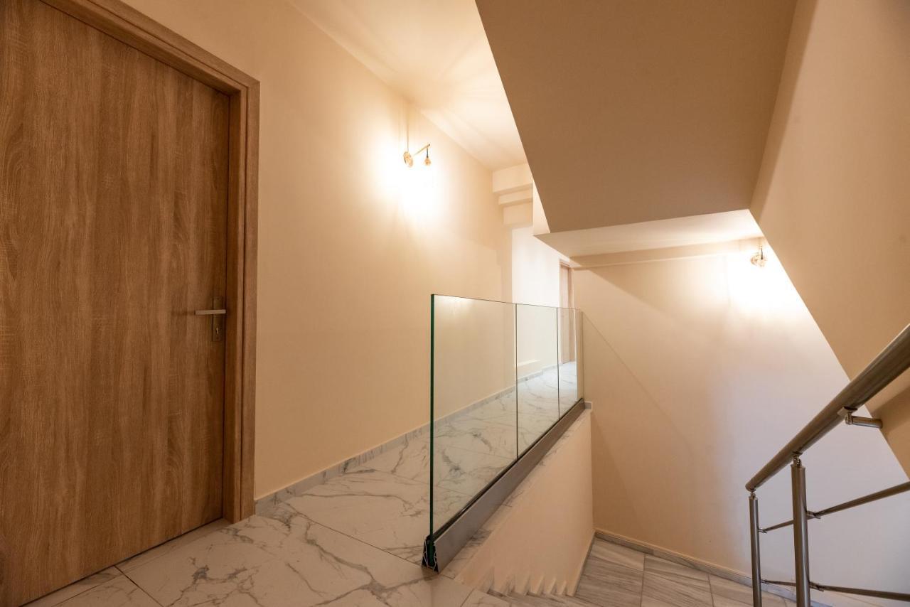 Mini Suites Near Athen'S Airport Free Shuttle From And To Athen'S Airport สปาตา ภายนอก รูปภาพ