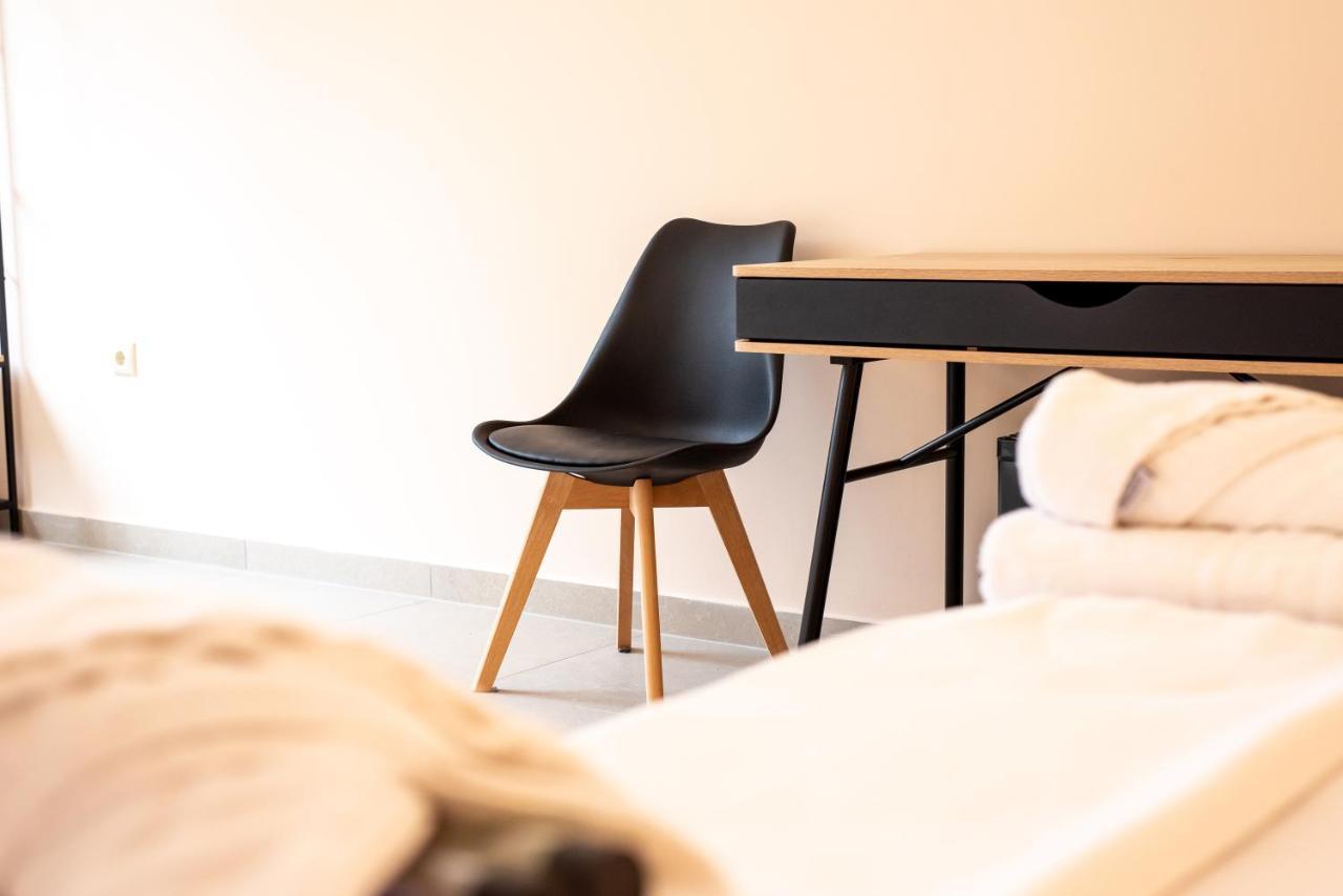 Mini Suites Near Athen'S Airport Free Shuttle From And To Athen'S Airport สปาตา ภายนอก รูปภาพ