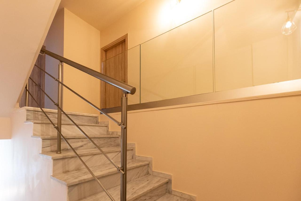 Mini Suites Near Athen'S Airport Free Shuttle From And To Athen'S Airport สปาตา ภายนอก รูปภาพ